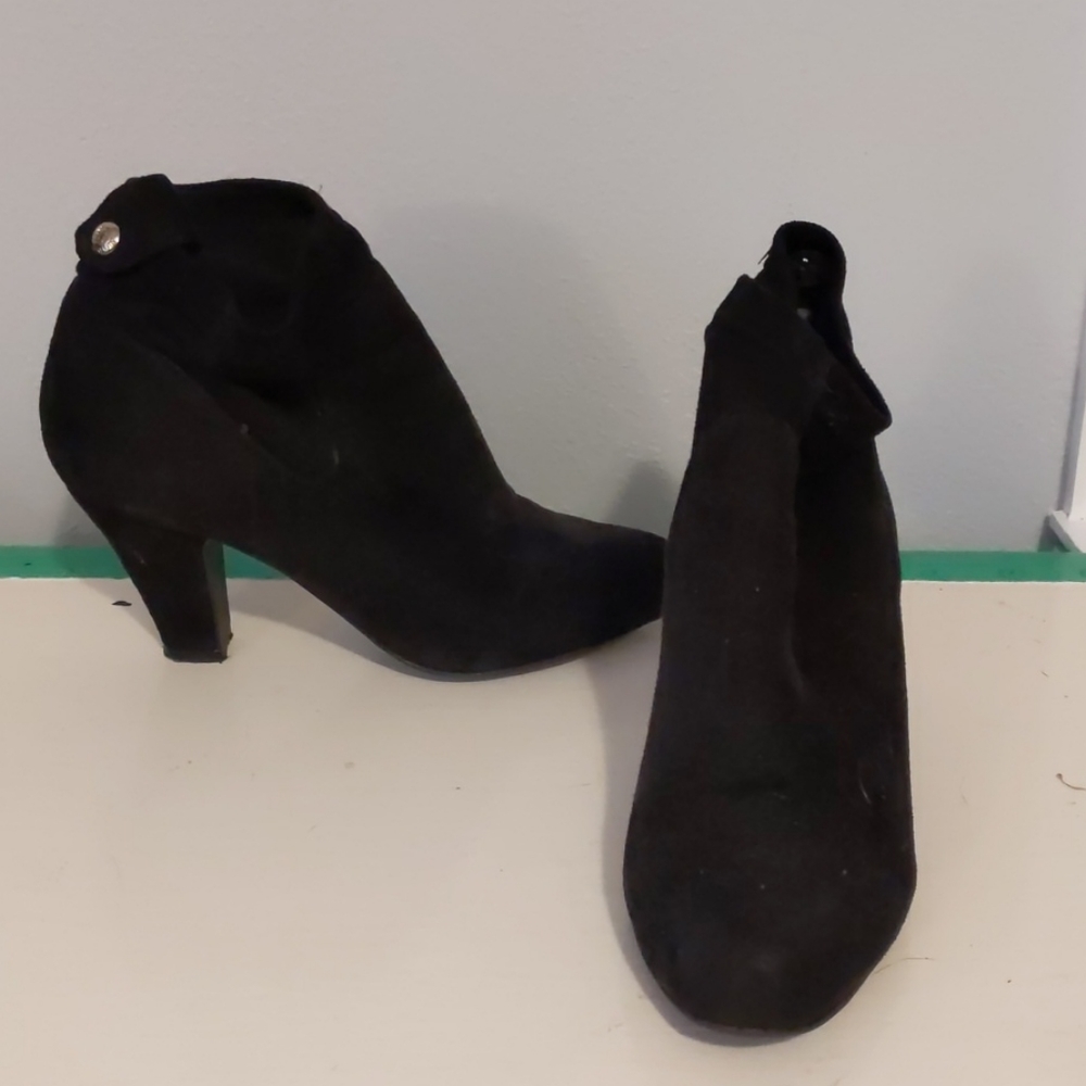 Black heeled ankle booties